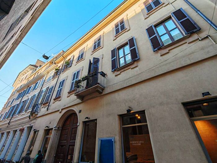 Appartamento bilocale in affitto in Via San Maurilio, Carrobbio, Milano