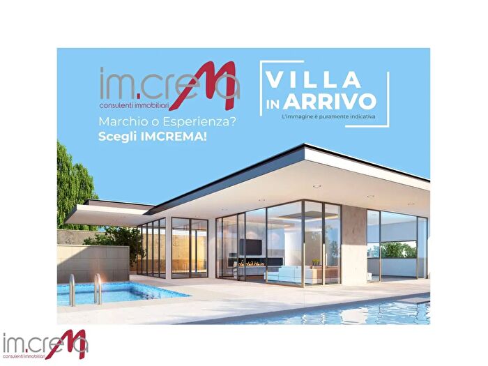 Casa con 8 locali in vendita in Crema