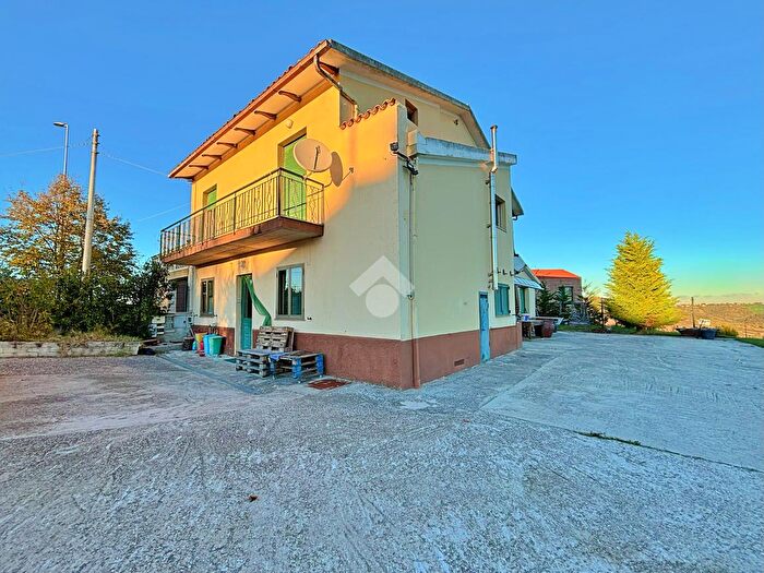 Casa con 7 locali in vendita in Via Via Roma, Montefiore Conca