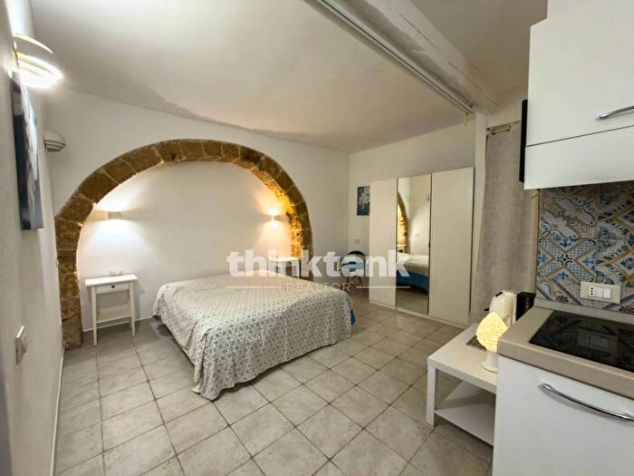 Appartamento monolocale in affitto in Via Salomone, Ortigia, Siracusa