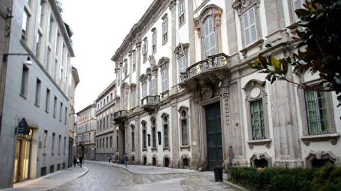 Appartamento trilocale in affitto in Via del Carmine, Brera, Milano