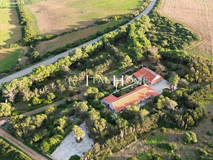 Casa con 16 locali in vendita in Sp, Stintino