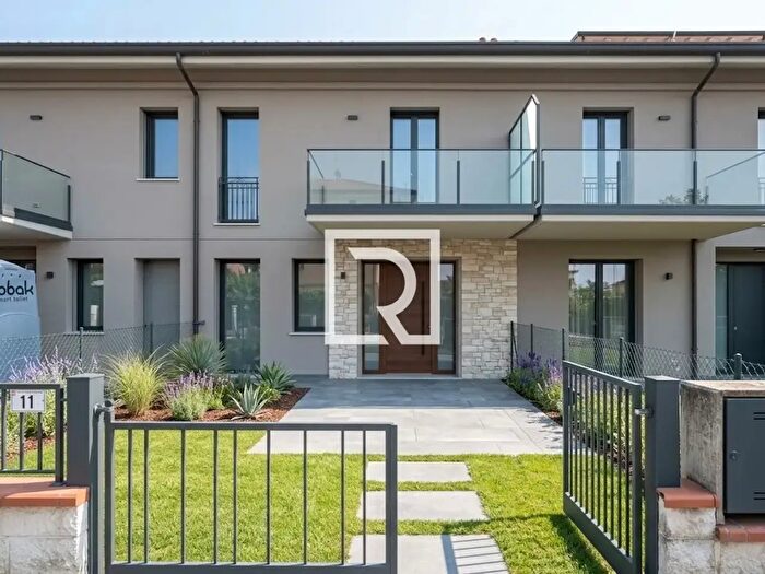 Casa con 6 locali in vendita in Via Maggiore, Ravenna