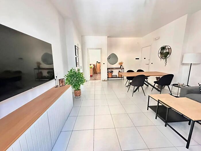 Appartamento trilocale in affitto in Via Pigna, Napoli