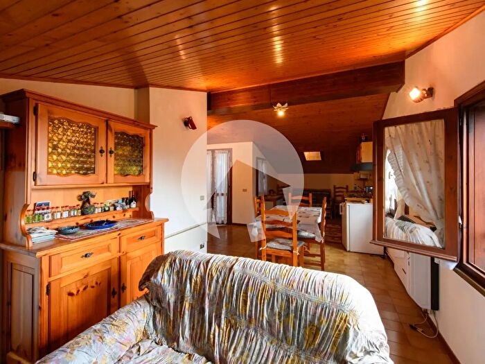 Casa trilocale in vendita in Via Galassi, Ventasso