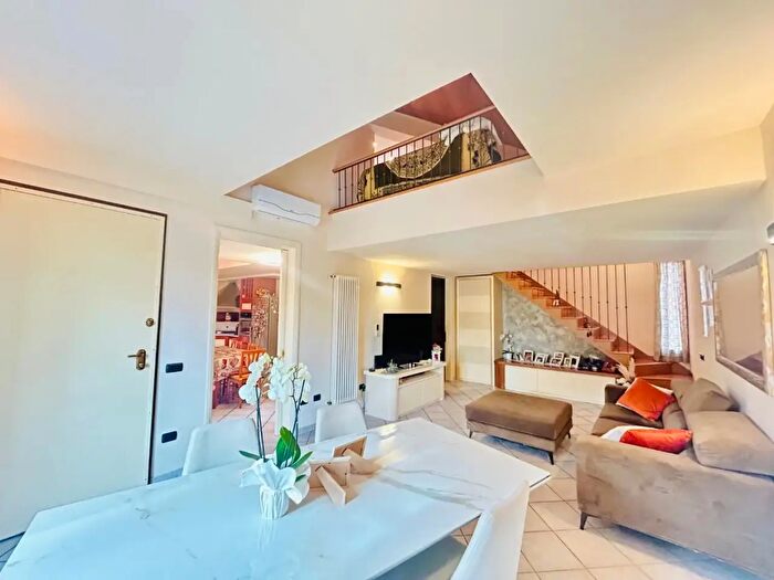 Appartamento con 7 locali in vendita in Ia dei Mille, San Miniato