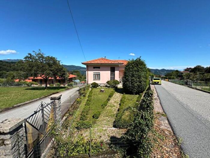 Casa con 5 locali in vendita in Via San Carlo, Madonna Del Sasso
