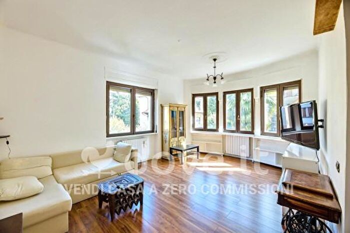 Casa con 6 locali in vendita in Via Nuvolone Carlo Francesco, Varese