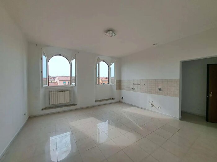 Appartamento bilocale in vendita in Via Mentana, Livorno