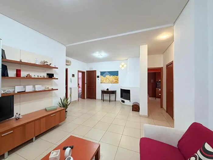 Appartamento quadrilocale in vendita in Via Casmene, Ragusa