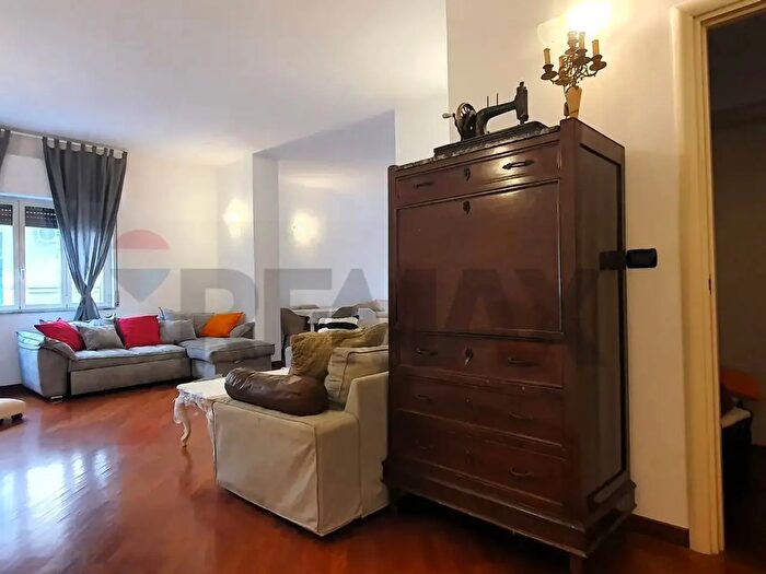 Appartamento con 5 locali in vendita in Via Pietro Ravanas, Bari