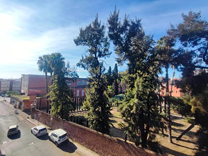 Appartamento quadrilocale in vendita in Via Michele Scammacca, Catania