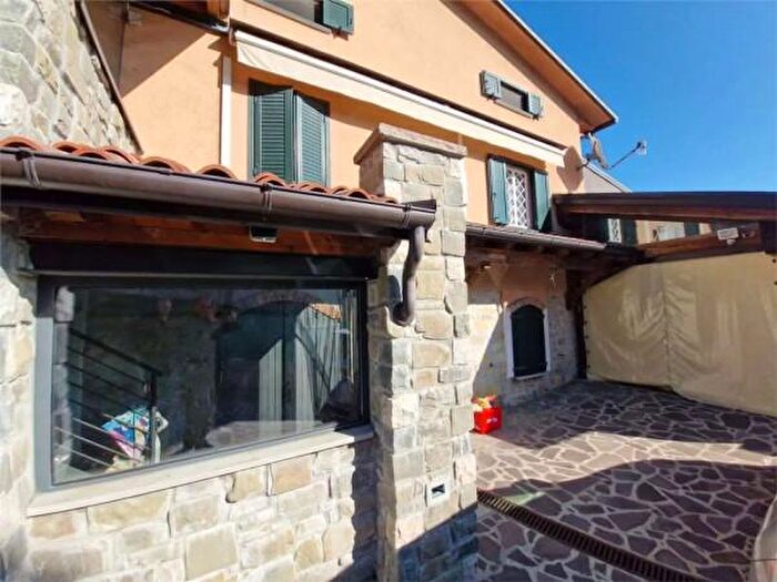 Casa con 5 locali in vendita in Serramazzoni