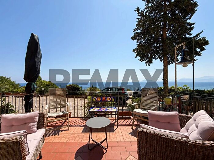 Casa con 6 locali in vendita in Lungomare Cristoforo Colombo, Palermo