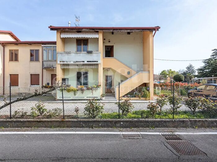 Appartamento trilocale in vendita in Via Trieste, Cinto Caomaggiore