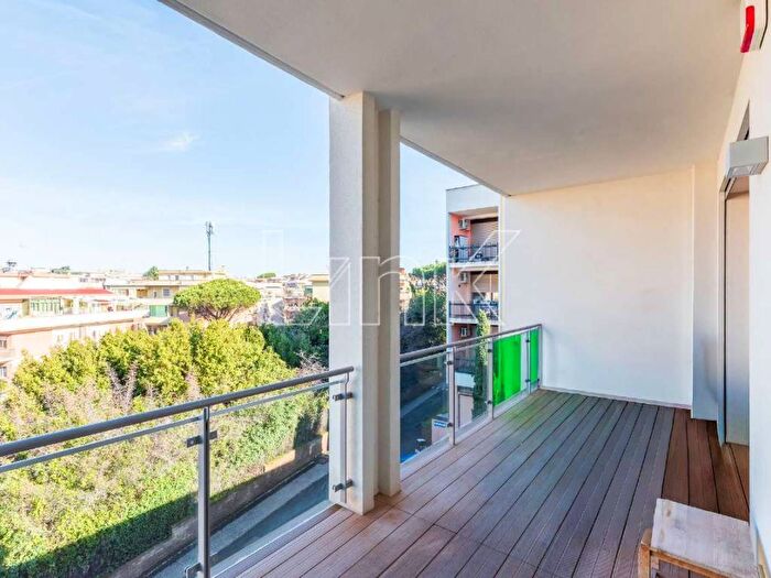 Appartamento trilocale in affitto in via Aurelia, Aurelio Val Cannuta, Roma