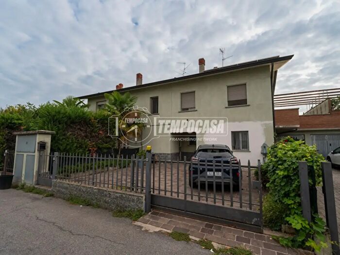 Appartamento bilocale in vendita in Via Salvo d'Acquisto, Camisano