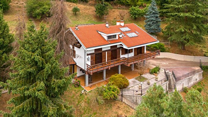 Casa con 9 locali in vendita in Via Carpanea, San Raffaele Cimena