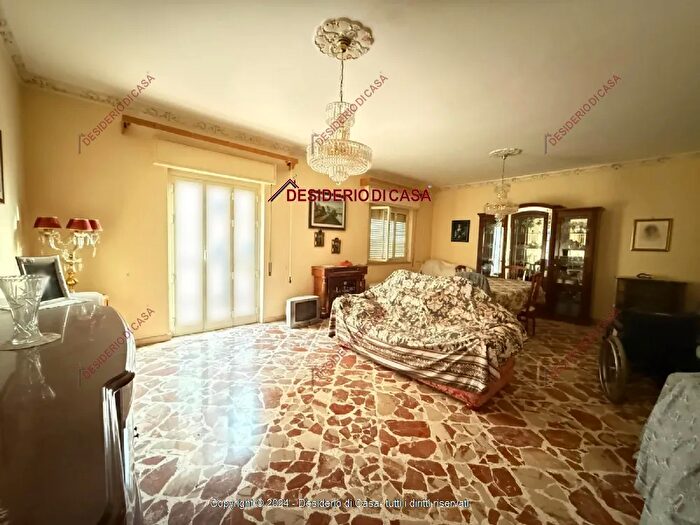 Appartamento quadrilocale in vendita in Palermo