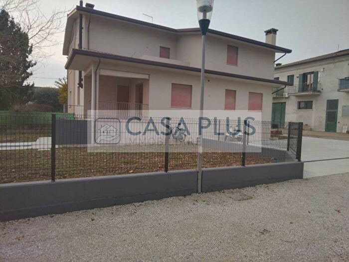 Casa quadrilocale in affitto in Centro, Cassola