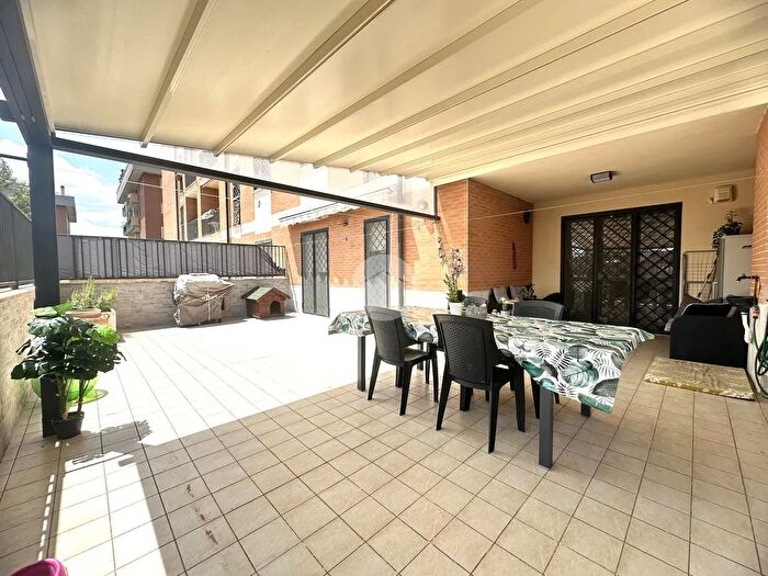 Appartamento trilocale in vendita in Via Alberto Marvelli, Roma