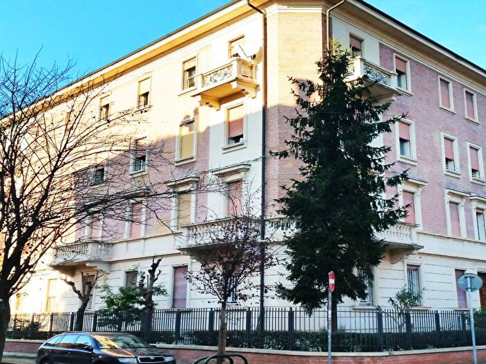 Appartamento trilocale in affitto in Saffi, Bologna