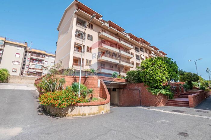 Appartamento con 5 locali in vendita in Via Sebastiano Foti, Caltagirone