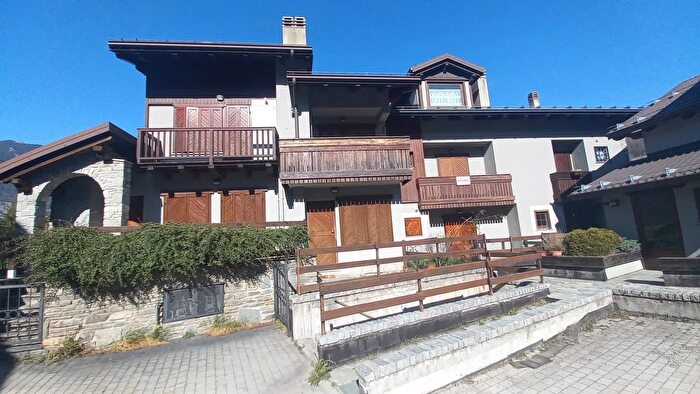 Appartamento trilocale in vendita in Via Cotolivier, Oulx