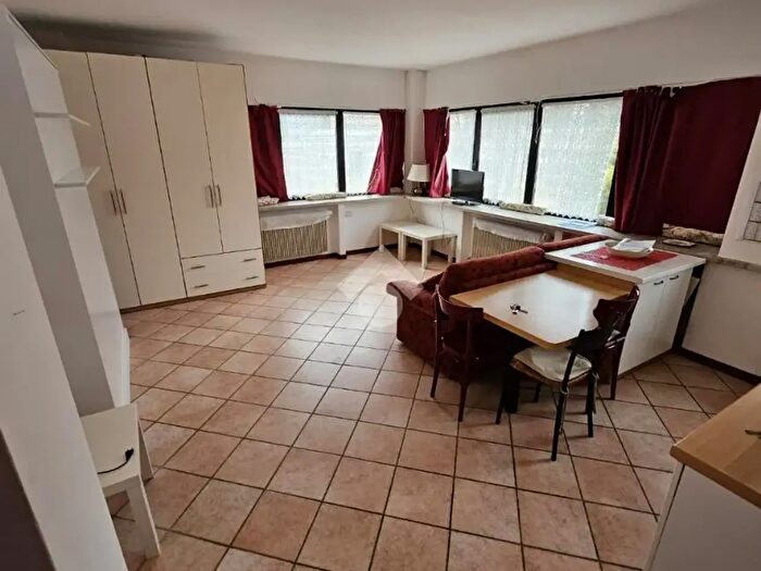 Appartamento monolocale in vendita in Via Milano, Schio