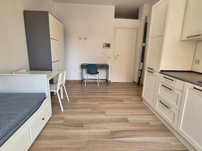 Appartamento monolocale in affitto in Via Polesine, Corvetto, Milano