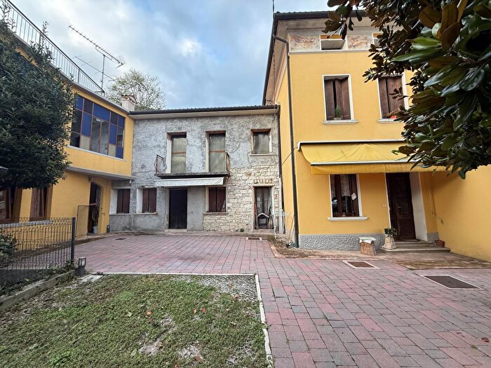 Casa con 5 locali in vendita in Via Valle Santa Fede, Valdobbiadene