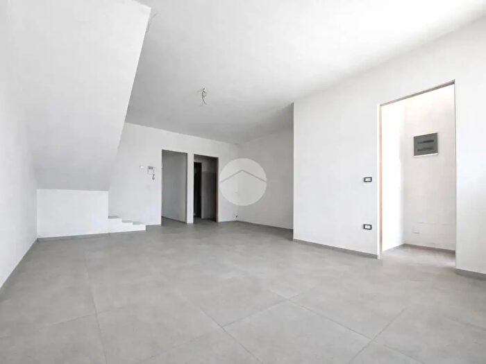 Appartamento quadrilocale in vendita in Via Giuliani, Sondrio