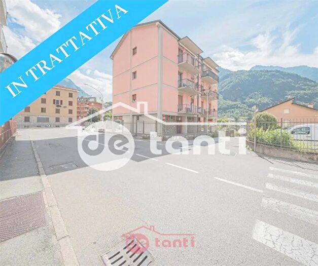 Appartamento con 5 locali in vendita in Via a Volta Chiavenna So, Chiavenna