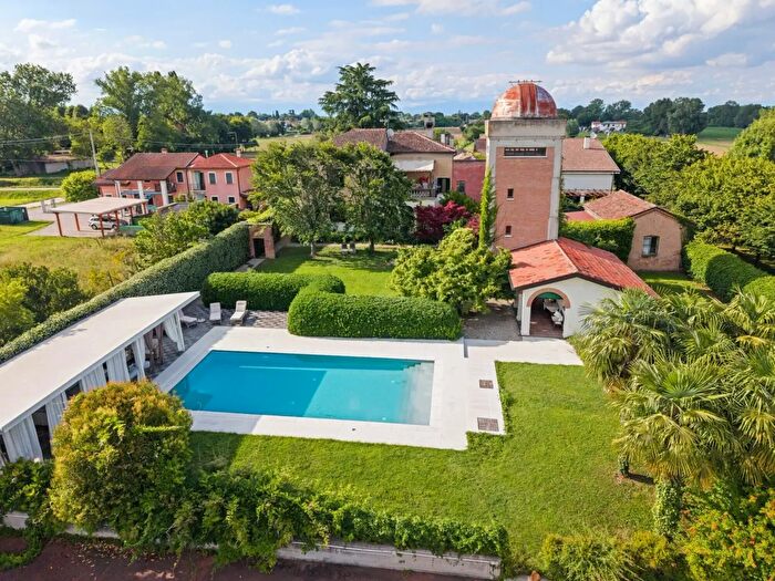 Casa con 10 locali in vendita in Via Muson Stigliano di Santa Maria di Sala, Santa Maria Di Sala