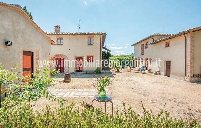 Casa con 5 locali in vendita in Sarteano