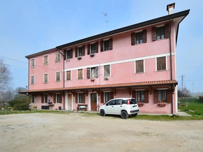 Casa con 5 locali in vendita in Via Argine S Marco, San Dona Di Piave