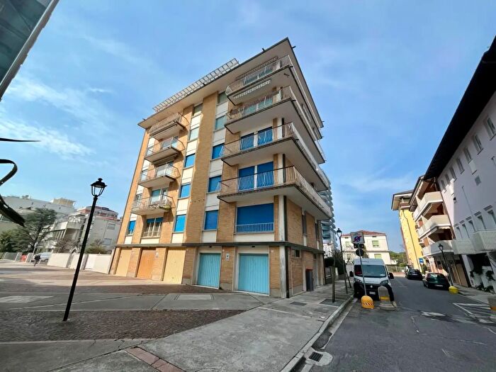 Appartamento trilocale in vendita in Via Luigi Galvani, Grado