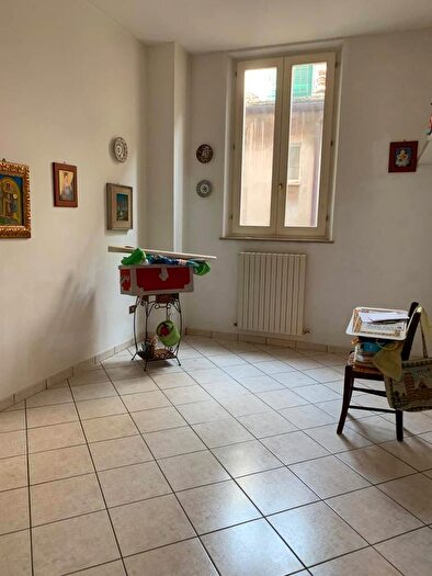 Appartamento con 7 locali in vendita in Piazza Cairoli, Fabriano