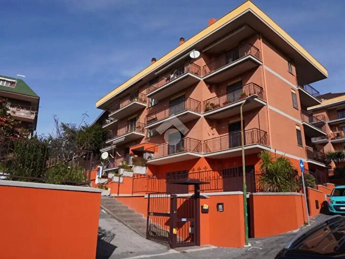 Appartamento trilocale in vendita in Via Luigi Fortunati, Ariccia