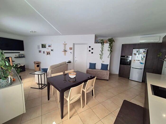 Appartamento trilocale in vendita in Via Antonio Zanella, Verona