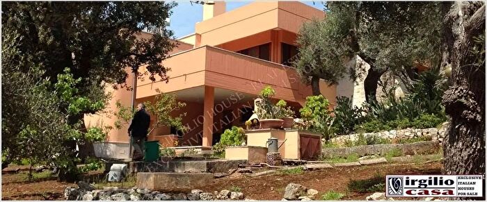 Casa con 5 locali in vendita in Ostuni