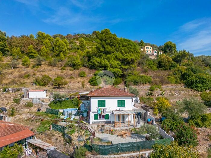 Casa trilocale in vendita in Via Giuseppe Airenti, Imperia