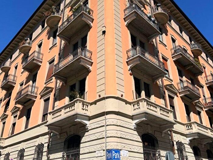 Appartamento con 5 locali in affitto in Corso Luigi Einaudi, Crocetta, Torino