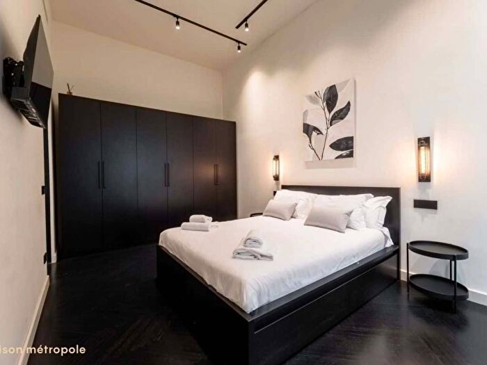 Appartamento bilocale in affitto in Via Luigi Settembrini, Centrale, Milano