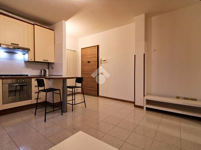 Appartamento trilocale in affitto in Via Giacomo Matteotti, Centro, Assago