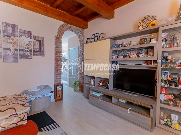 Appartamento quadrilocale in vendita in Via Antonio Oroboni, Milano