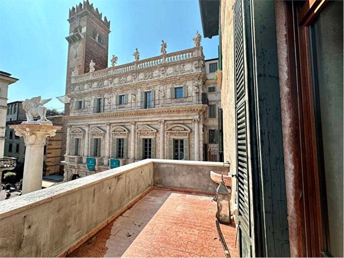 Appartamento con 5 locali in affitto in Centro Storico, Verona