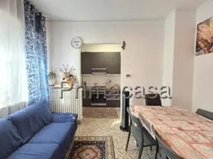 Appartamento trilocale in vendita in Via Adda, Verona