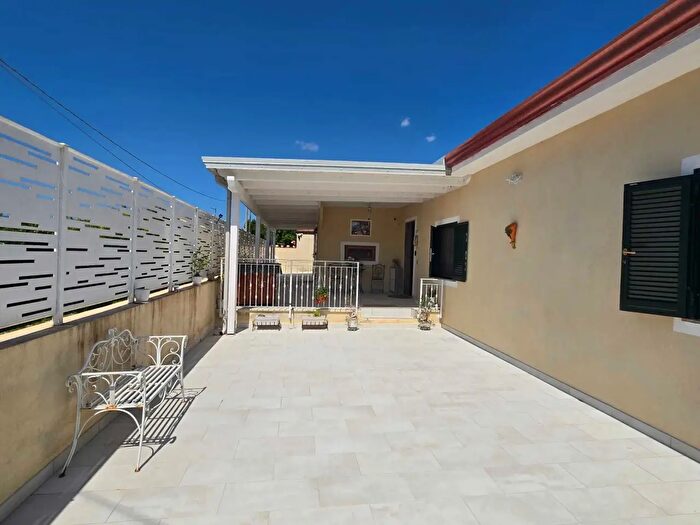 Appartamento con 5 locali in vendita in Via Mar Mediterraneo, Pontecagnano Faiano