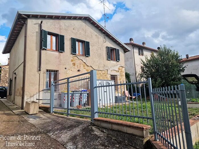 Casa con 7 locali in vendita in Via dellIride, Perugia